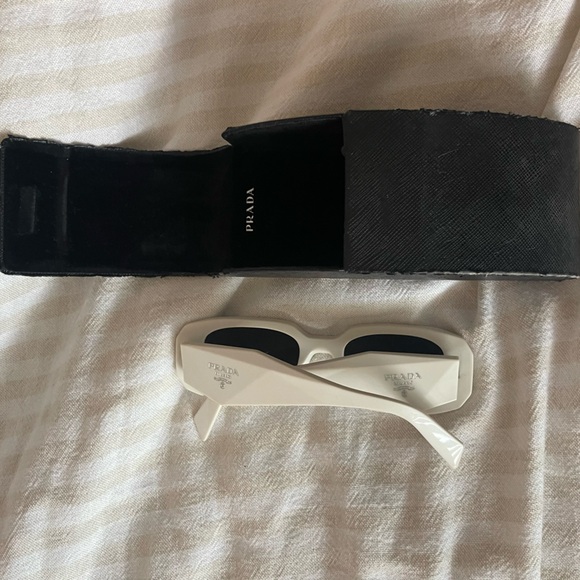 Prada Symbole sunglasses - Picture 2 of 6